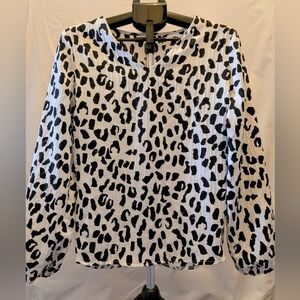 Stylish Black and White Leopard Print Women's Top